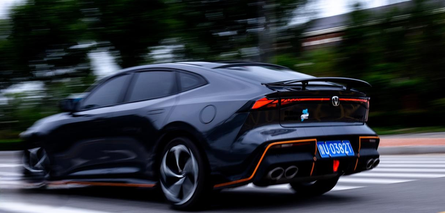 一箱油也就六百公里
车型是22款2.0T领速版UNIV，一般表熄火显示油耗为6、