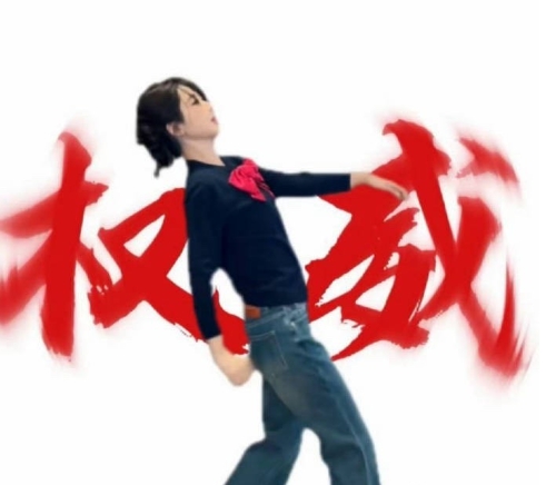 暑期荧屏的绝对王者，非杨紫莫属！从2018年《香蜜》的仙侠绝恋，到2019年《亲