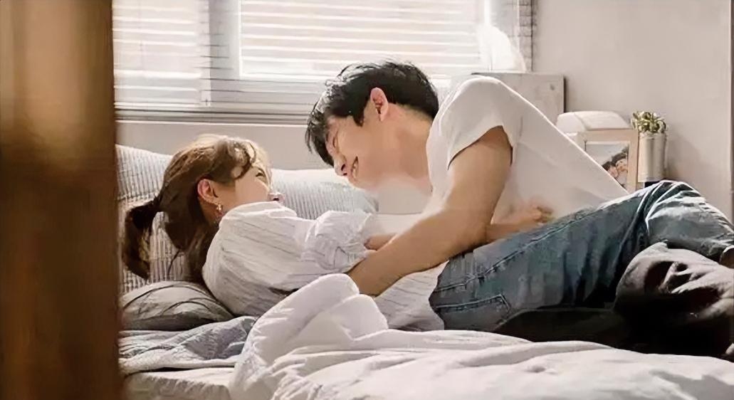 没经历过深度聊天的亲密关系是不可能长久的
很多夫妻表面上看起来不错，但实际上彼此