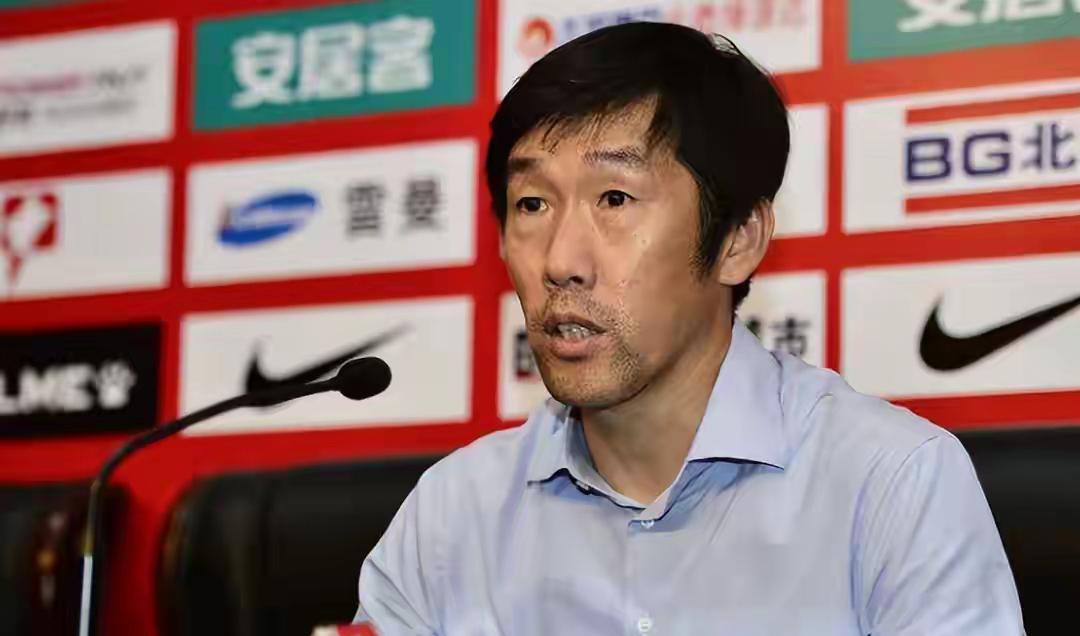 自从金元足球文化渗透到中国各级联赛开始，我们的国家队就不再是球员想要证明自己的地