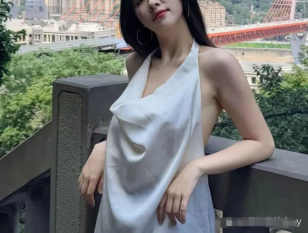 你们觉得这个衣服设计的怎么样？