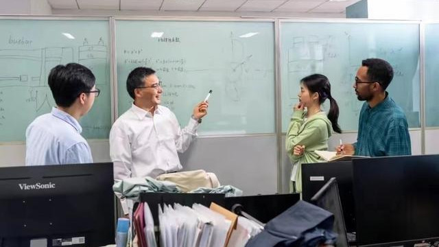 中日抢人大战？日本不欢迎外来移民，为何每年吸纳大量中国人