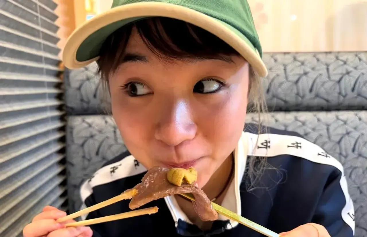 伊藤美诚和妈妈在北海道度假，享受精致生活，母女俩都是生活中的女王，伊藤美诚我的人