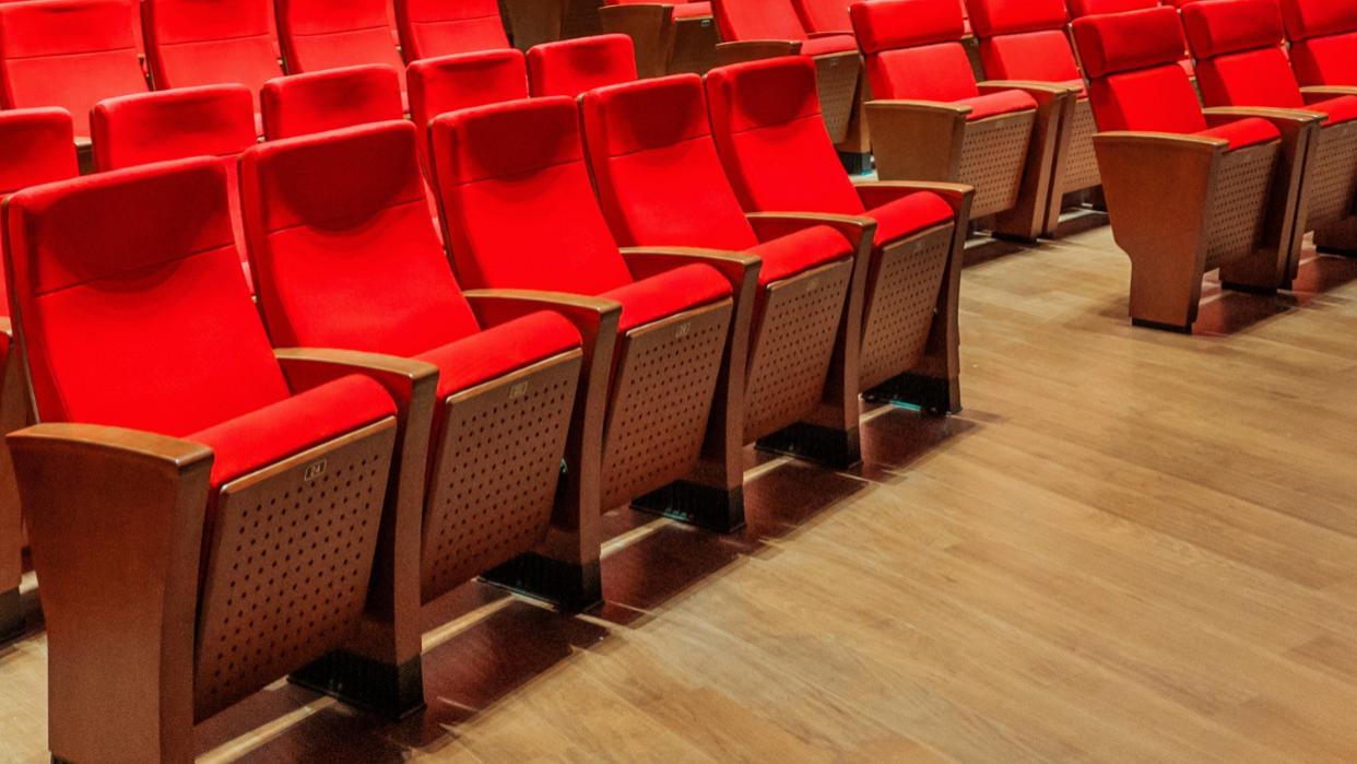 礼堂椅：舒适与颜值兼具的“幕后英雄”