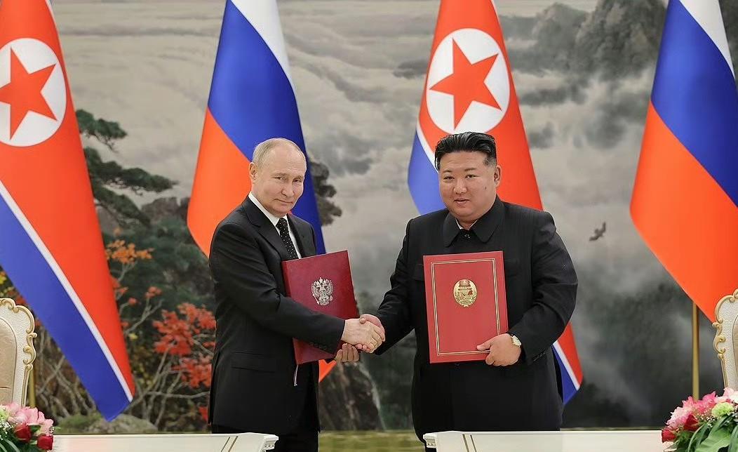 一夜之间，韩国彻底破防了！俄罗斯和朝鲜均公开承认朝鲜士兵参与了库尔斯克州的军事行