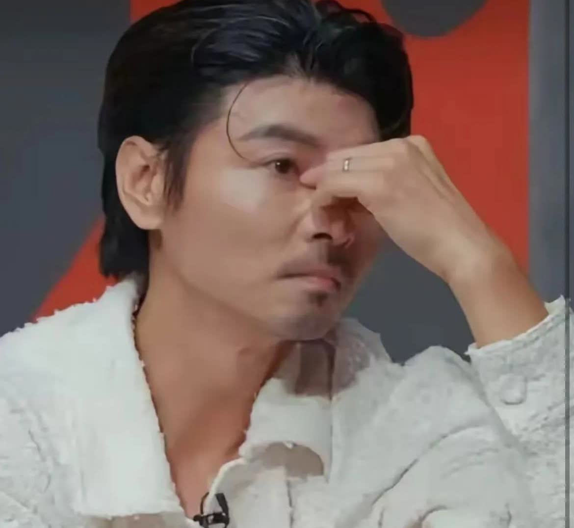 发现没？只要是拍动作戏的明星
老了后身体出现的问题比正常人多
比如张晋、李连