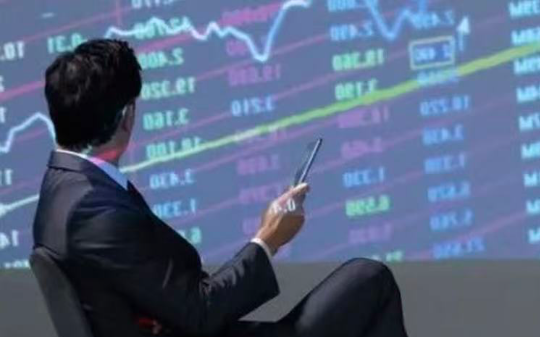 神秘大佬带女儿炒股，两个月赚7亿，被称为股市最牛散户的他，从一百多万入局到身家超10亿