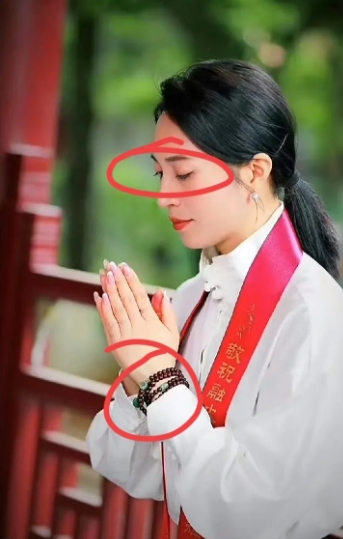 关于被郑志军救的孙女士，

不查不知道，一查吓一跳，

我知道她身份不简单，万万