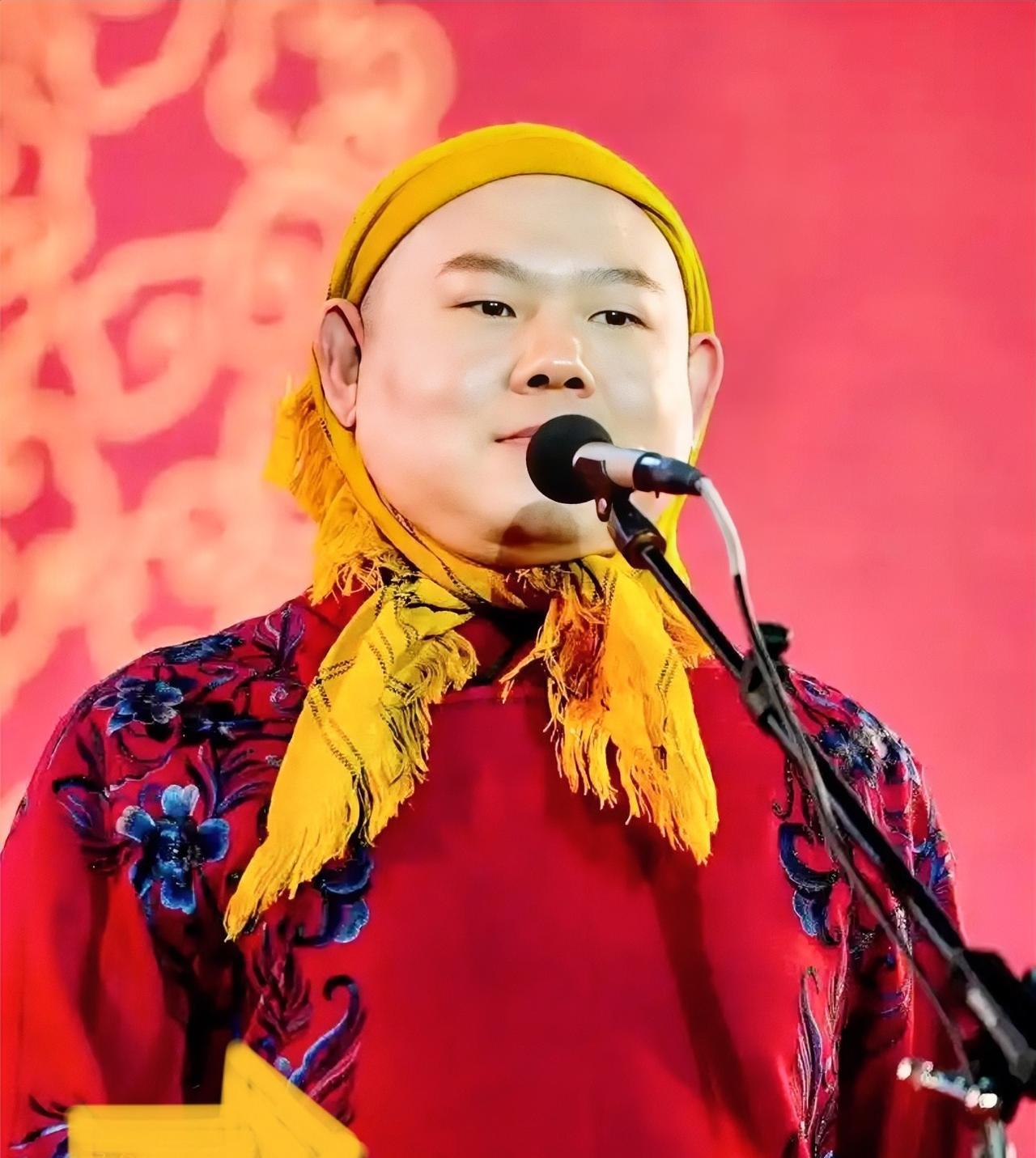你说岳云鹏1580的票价我没觉得啥，
毕竟他还是有点名气在的，
你说比凤凰传奇还
