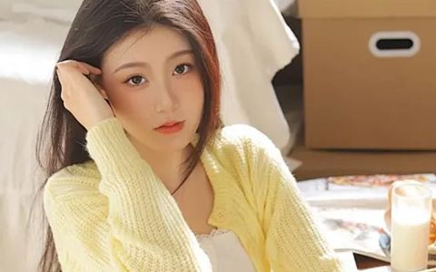 听见男友和三婚弃妇在隔壁缠绵，我转身给他的死对头发了条消息