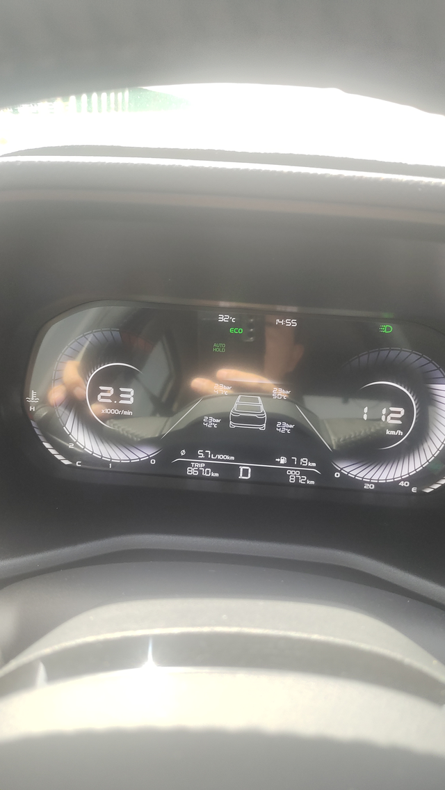 高速真实油耗
说真的，提车两个月了，第一次有时间上高速，那些黑帝豪油耗的人，都是