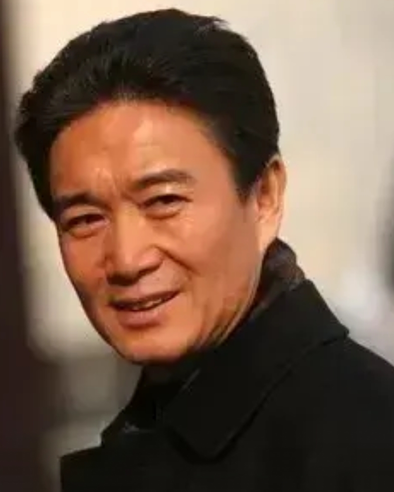 关于演员郑强的6条相关信息:
1、郑强，1955年出生于上海，是中国内地的资深演