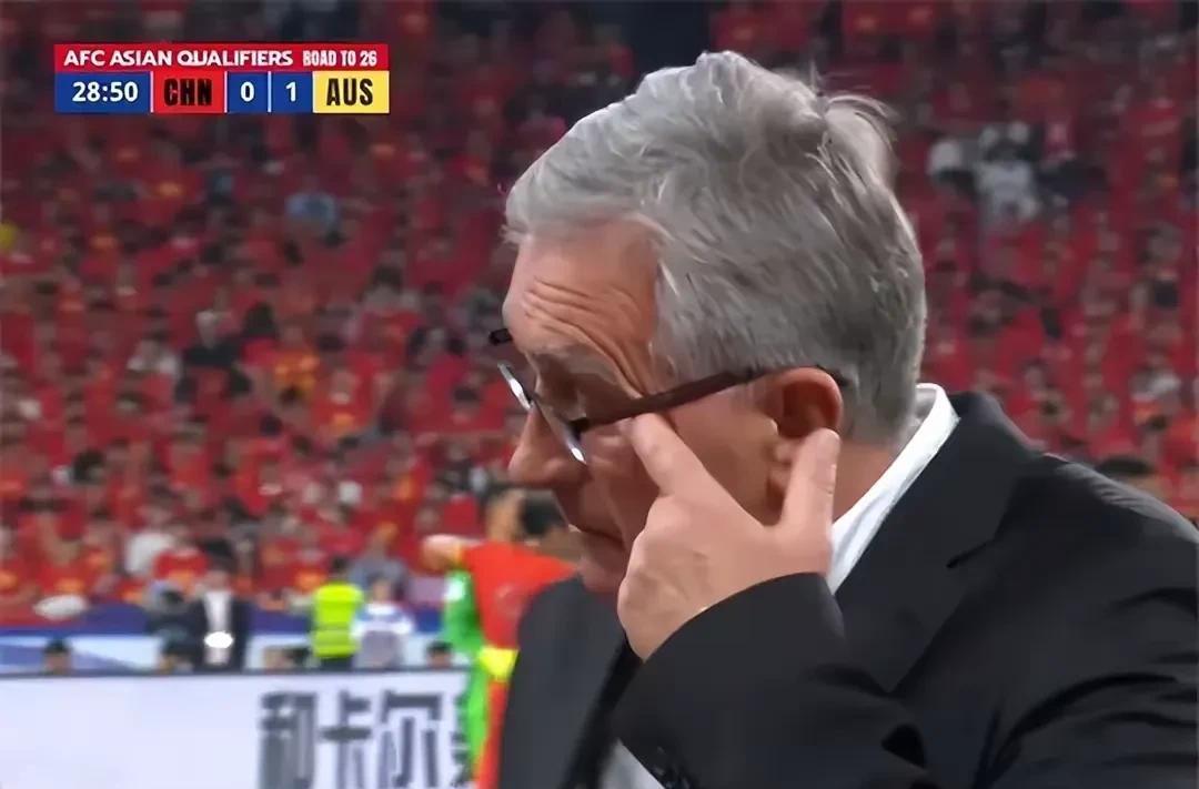 国家队主教练伊万赛后甩锅俱乐部，国脚联赛上场时间短……
为什么国脚上场时间短、还