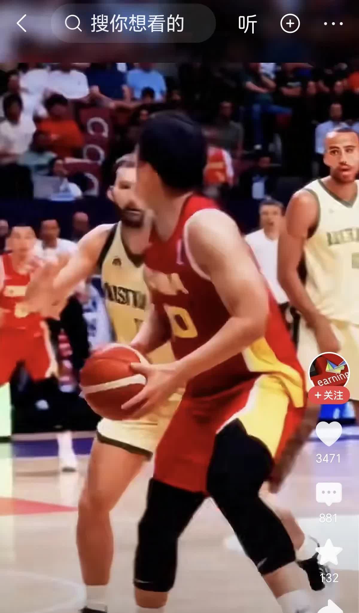 一次亚洲杯中国队最大的收获就是发现了王俊杰，赛后他又入选了这次亚洲杯的最佳阵容，