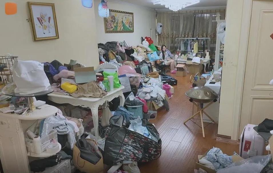 管乐家里到处都是衣服，我能理解，
家中洗衣机长蘑菇，我也能忍，
但最让我难以接受