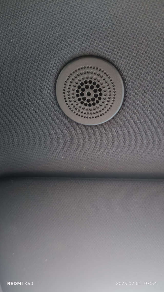 这个是啥
各位老哥，在车顶的这个是啥？
我查了一下说是高音喇叭，真的假的？不是说