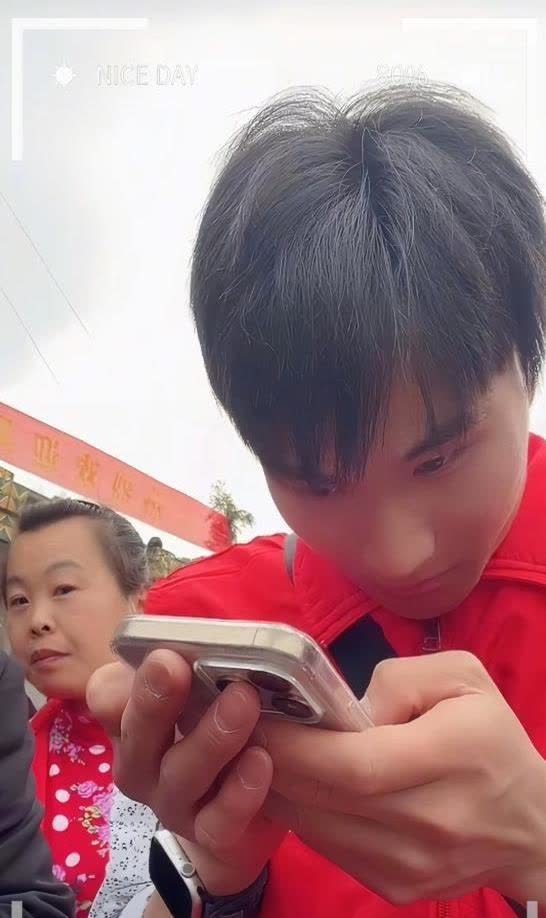 离谱！居然有人质疑“越发刚”是骗子，说他根本没从美国来？苏伢子直接在直播间晒出机