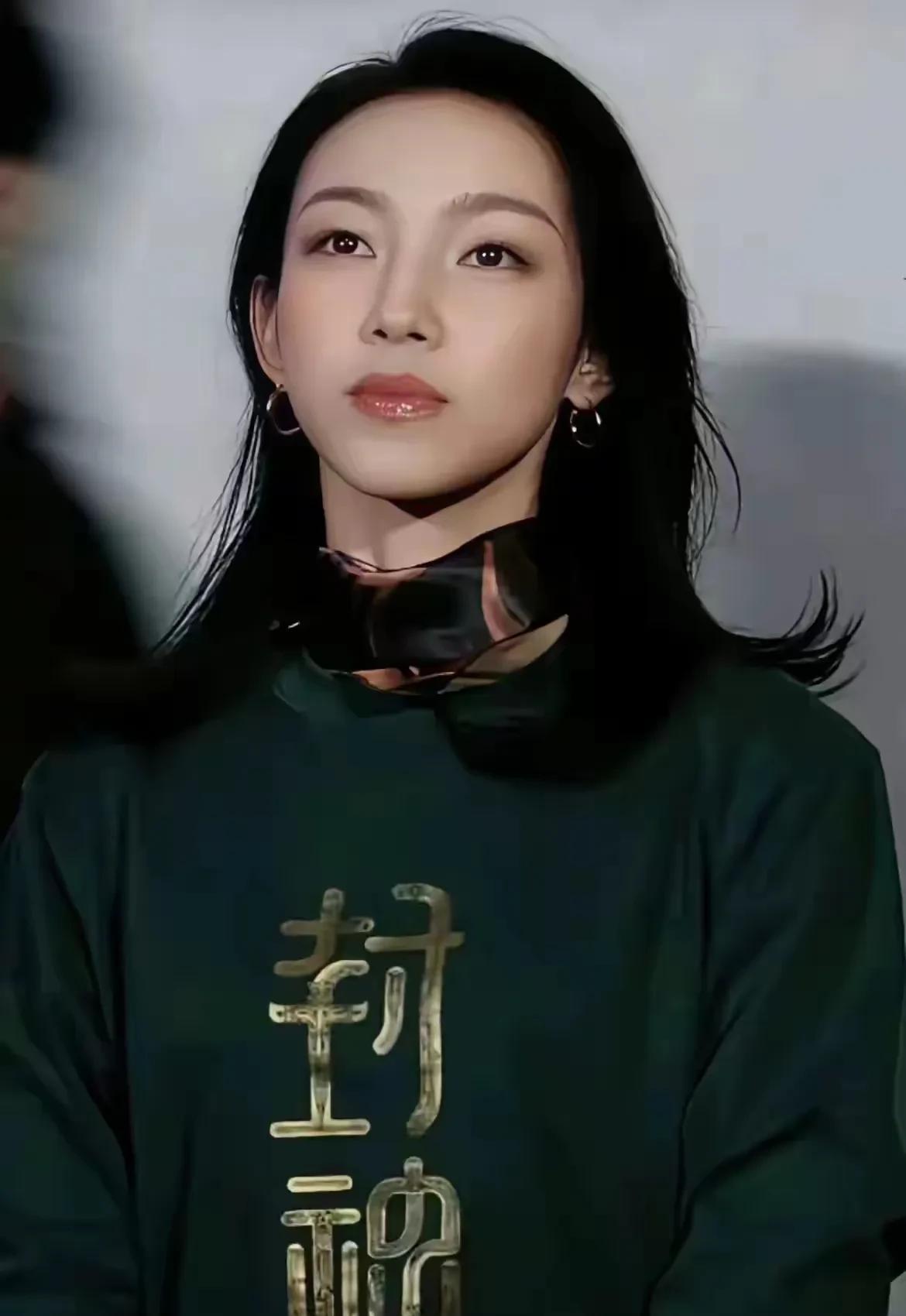 所谓打人不打脸
那尔那茜接下来大概率没事
有事的是那些明知道她成绩那么差还一路开