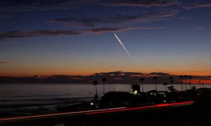 驻日美军基地爆炸，马斯克星链卫星大规模坠毁，美内乱升级，美国最近收到的都是坏消息