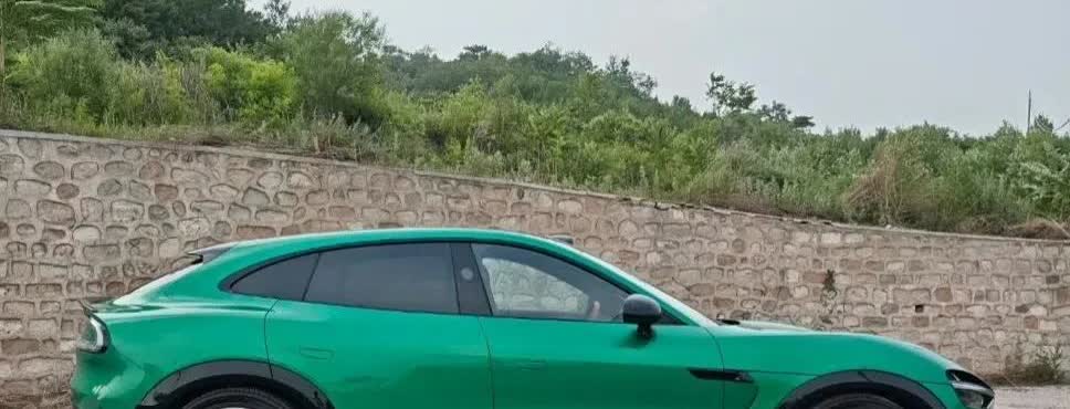 YYP颜宇鹏表示，小米YU7大受欢迎之后，是否会促使大家思考外观设计，重新回到燃
