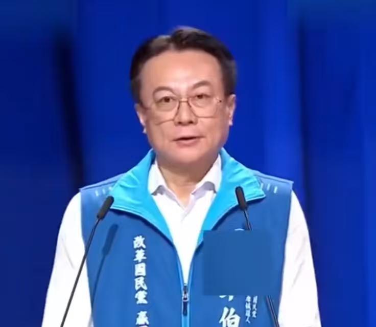卓伯源在在今天下午政见发表会上直接建议郝龙斌和罗志强退出本届国民党主席的选举，他