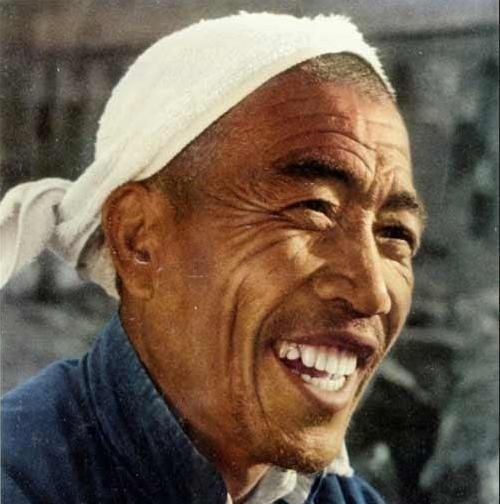 1980年，农民陈永贵主动辞去国务院副总理的职位。临走时对华老说：“今后，再也不