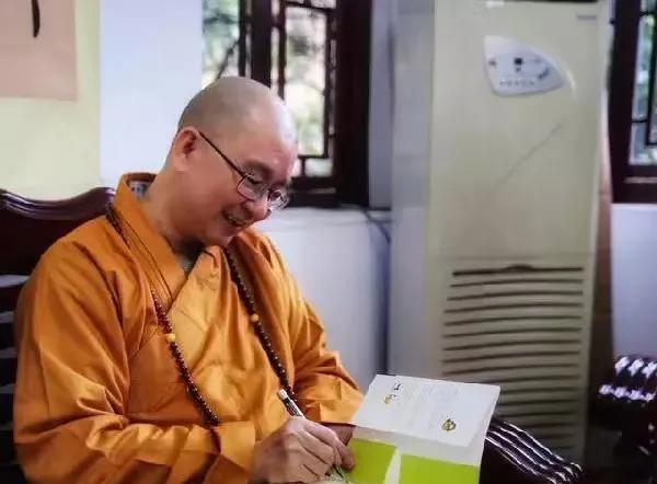 学诚大和尚
营造好环境，滋养善种子
在一个好的环境中，人内心善法的种子就会生长；