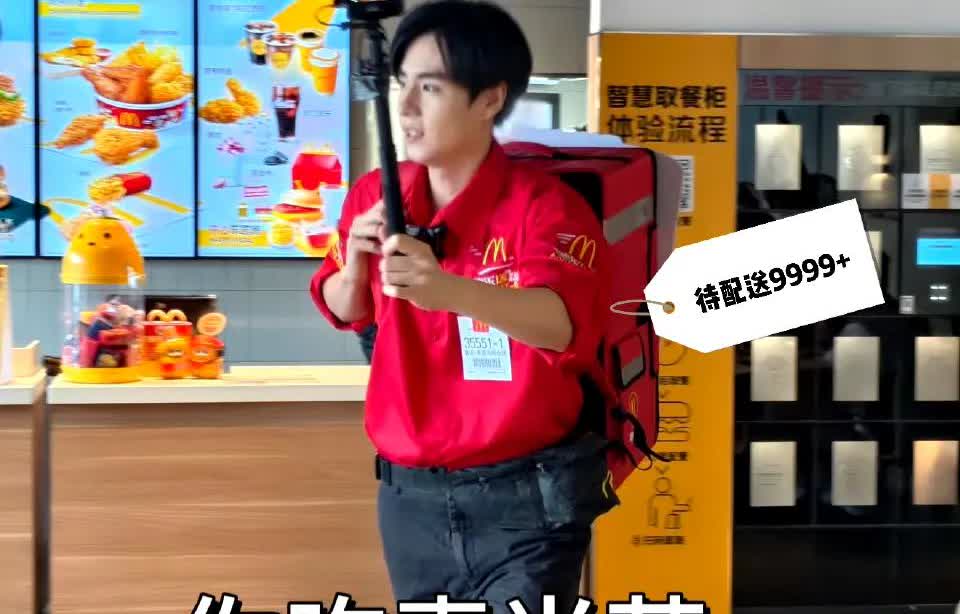 杨天真说得对啊
娱乐圈从不养废人
好奇胡一天为什么接不到戏啊，就去看一下发现