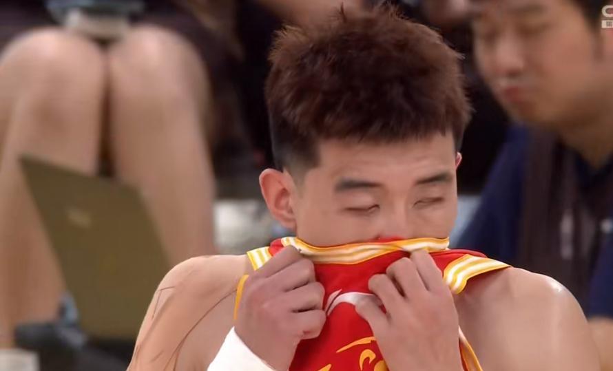 孙铭徽今晚又要哭了！总决赛首场比赛15投2中得到5分，实在是大失水准！
5月7日