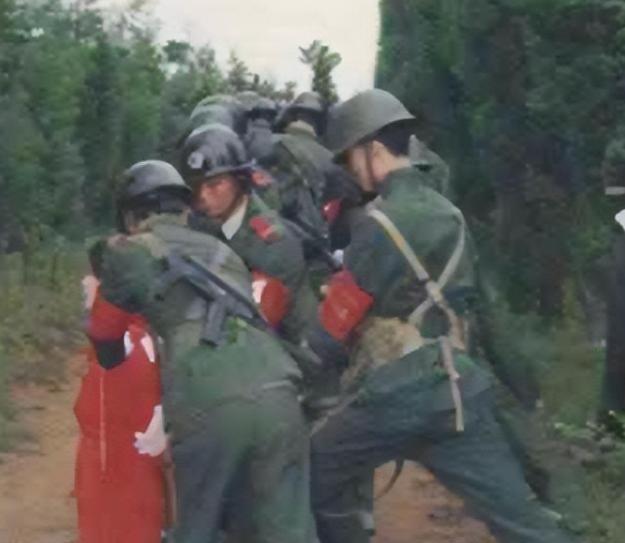 死刑犯为什么不能穿鞋子？
在监狱里，尤其是对死刑犯的管理，那真是严到骨子里。为啥