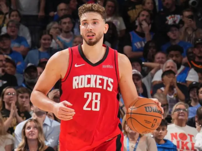 火箭主帅乌度卡今日参加《SportsTalk 790》电台节目时，谈到了申京和亚