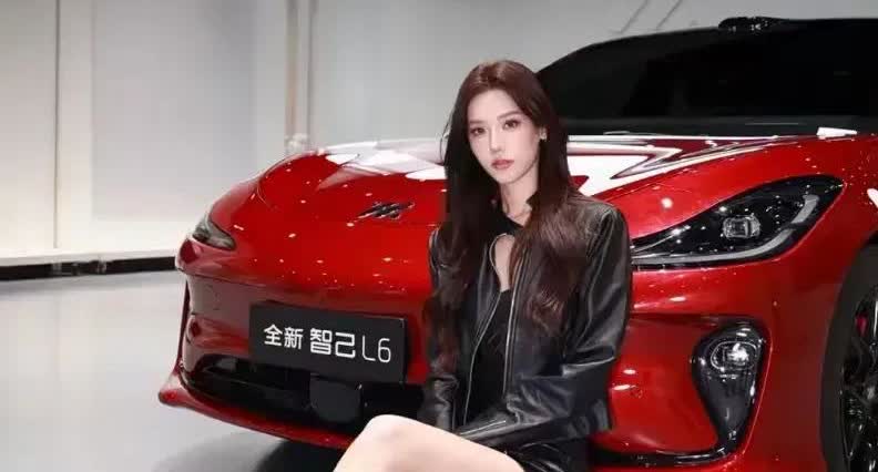 张兰坐不住了！直播间里生气摔杯子，表示我儿媳妇好就是好，怎么抹黑都没用，婚礼照样