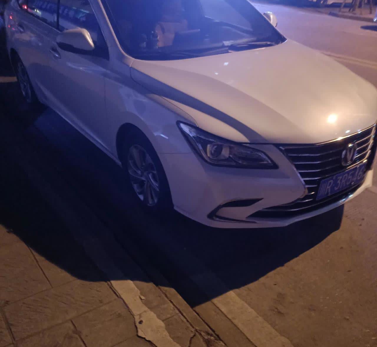 大家对这个车还有印象吗？长安逸动，当时1..6L自动变速箱，车身尺寸够大，当时换