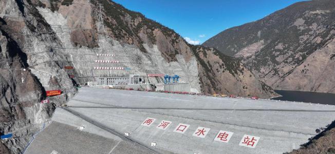 美国万万没想到，中国竟然在西藏秘密进行了一个耗资664亿、历时十余年的大型工程，