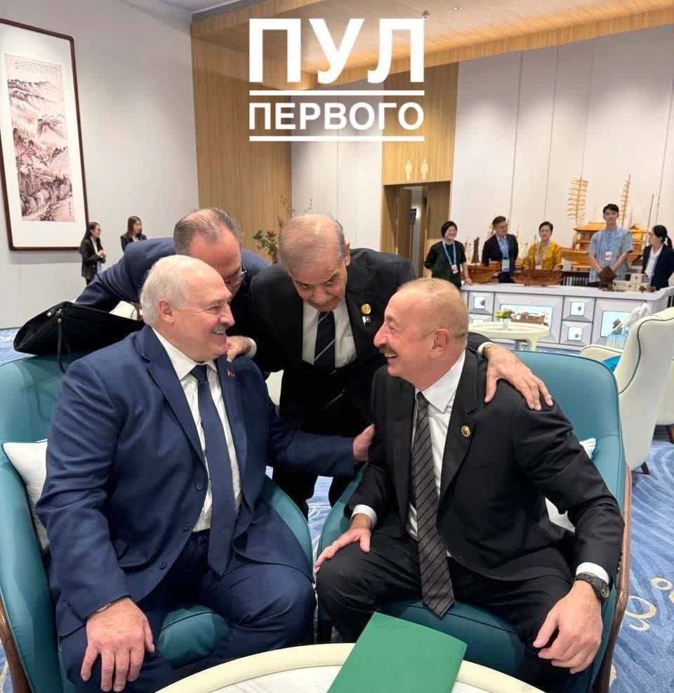 俄罗斯总统助理乌沙科夫表示，普京和阿利耶夫目前尚未进行交谈，但俄罗斯代表团成员与
