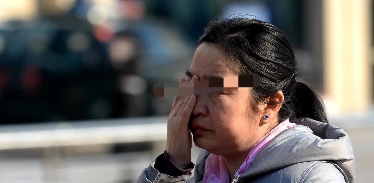 老百姓太难了！湖南宁乡，女子自建房附近没日没夜的施工，噪音和灰尘巨大，让女子一家