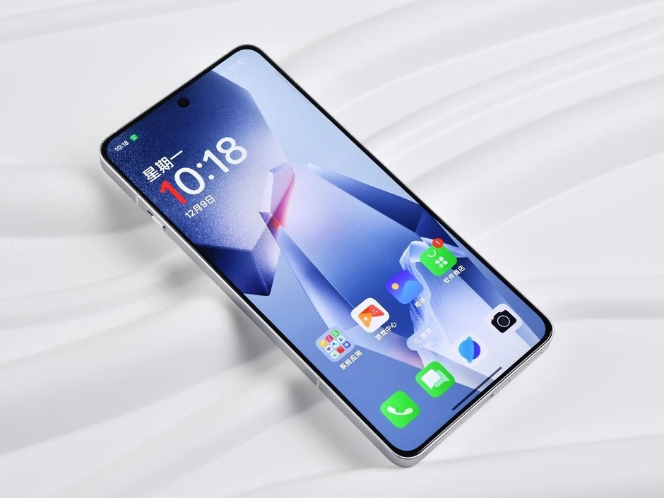 骁龙8至尊版旗舰清仓了，12GB+256GB下跌850元，国