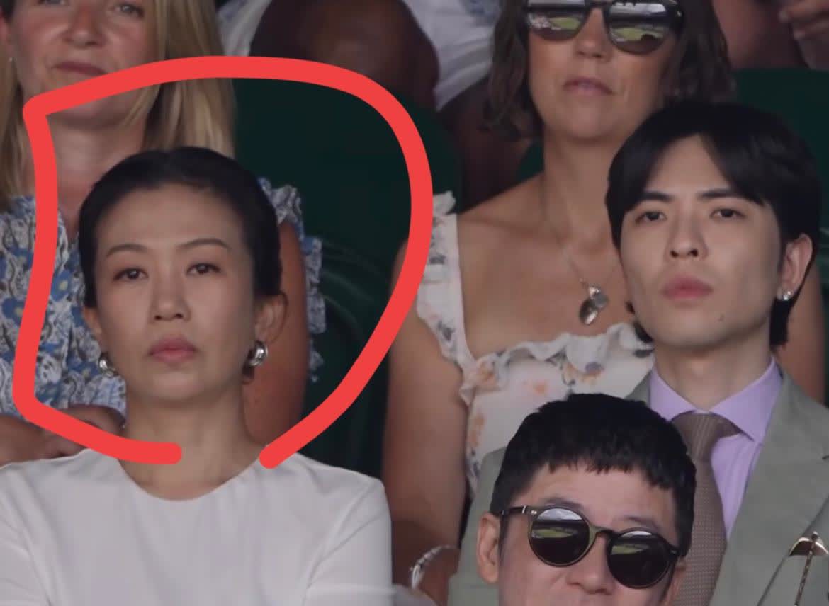 萧敬腾与妻子，感觉精神状态还是能看得出来年龄差，老婆林有慧明显充满了疲惫感，整个