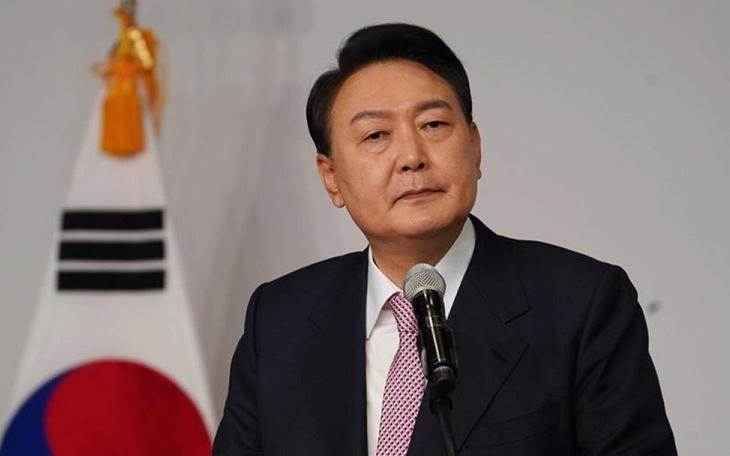 尹锡悦获释了但能起死回生吗
弹劾案通过的可能性很小，获释说明法官认为尹锡悦可获罪