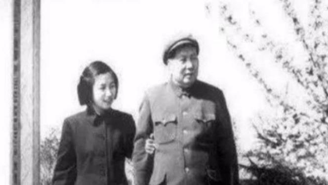 1976年毛主席逝世后，小女儿李讷的境遇如何？