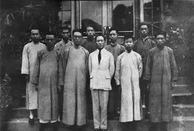 为何民国短短三十多年却出现一大批大师级人物？说白了，这种现象很大程度上与当时的社