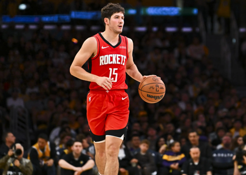 谢泼德的防守真的是身体不行还是态度原因，在今天火箭VS雷霆的第四节给他补防漏三分