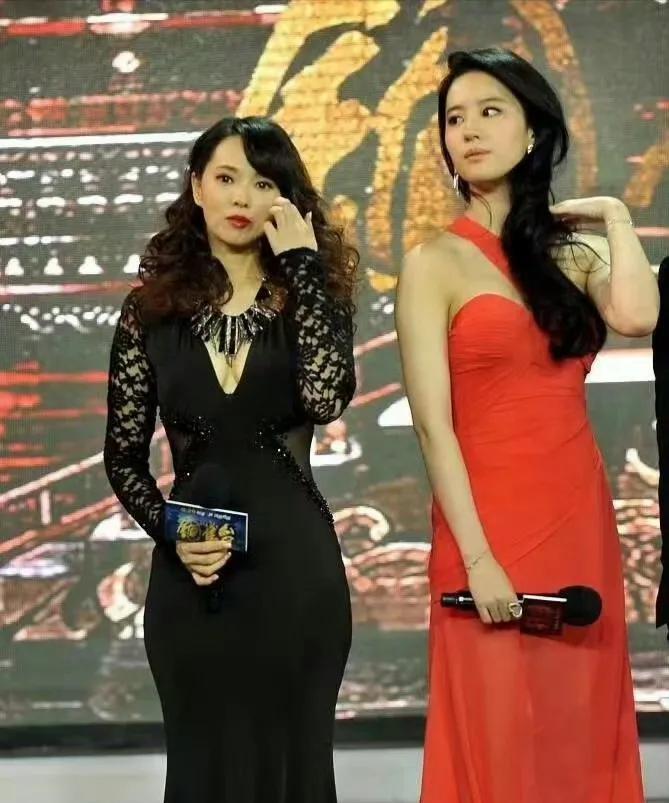 伊能静站在刘亦菲旁边竟然输了
