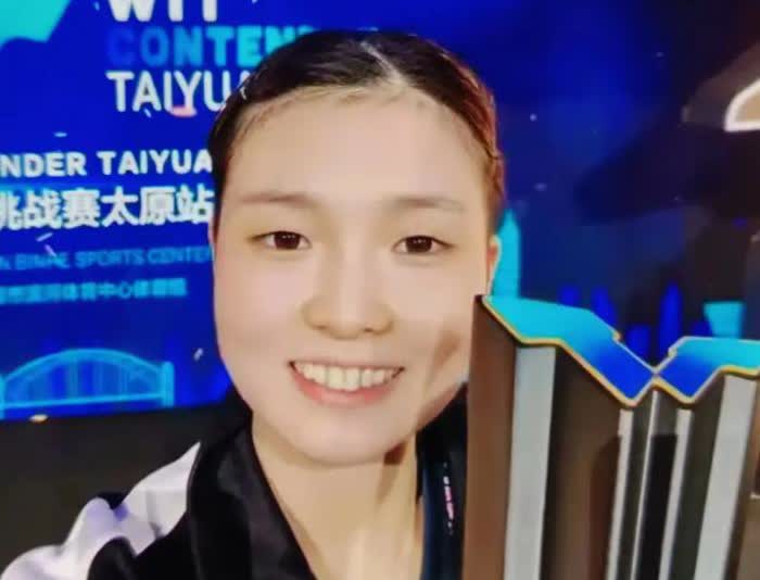 桥本帆乃香终于不用坐经济舱了，
这次WTT尼尔利亚之战，
桥本和早田希娜一起