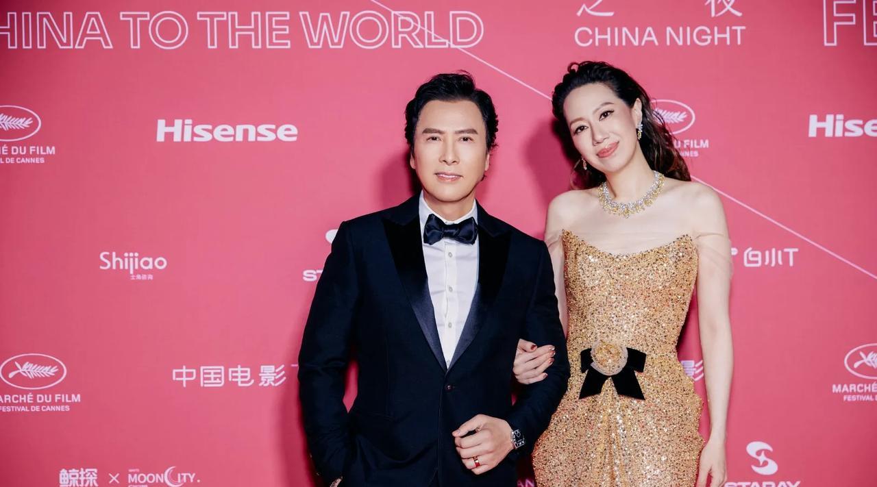 第78届戛纳国际电影节的红毯宛如星河倾泻，“CHINA NIGHT”形象大使@甄