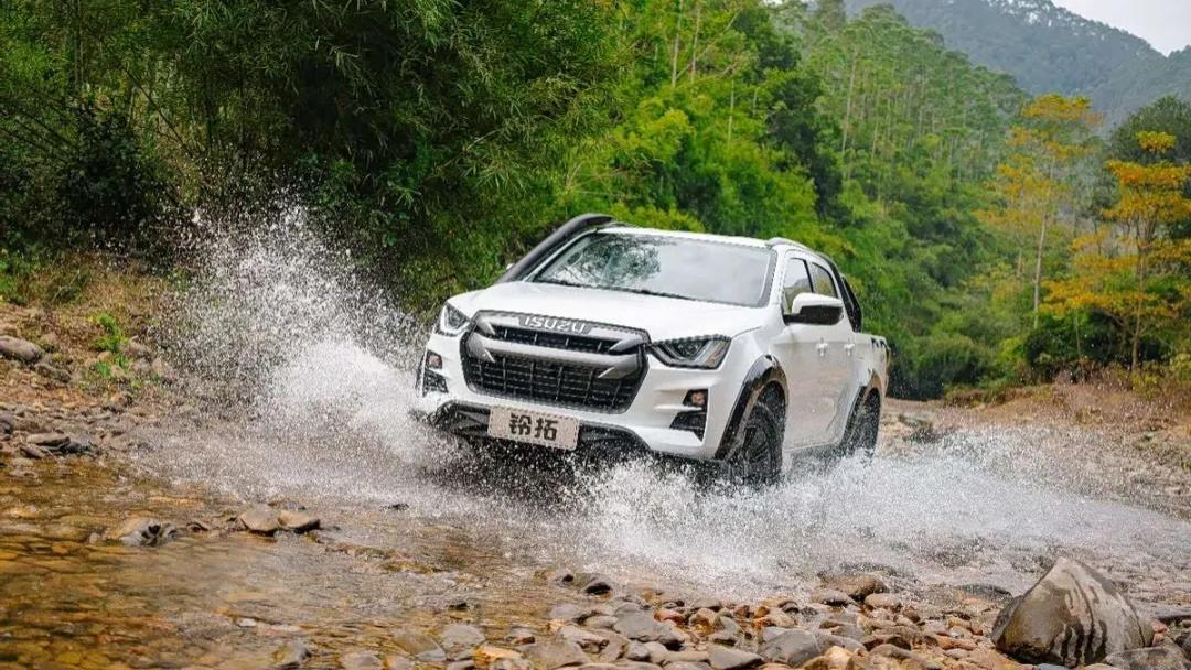 多款家族化产品联盟，铃拓皮卡成为合资最丰富车型