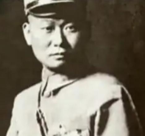 1949年10月，国民党上将刘峙带着姨太太黄佩芬及儿女来到香港，靠着敛取的钱财，