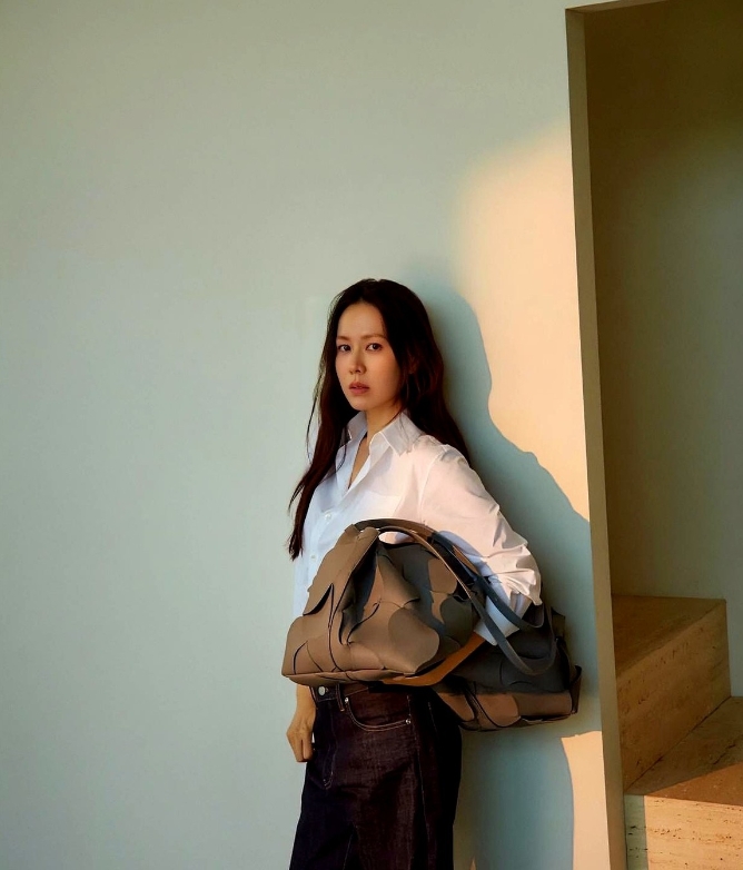 大牌找孙艺珍，普通人能学到啥？
孙艺珍拿下意大利百年品牌Testoni 1929