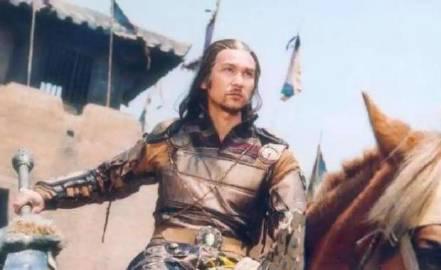 南宋年间，广平郡王孔彦舟爱上了自己的女儿，为了娶女儿为妻，就把小妾扔到军营中，让