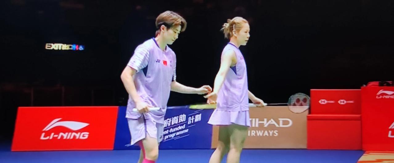 香港羽毛球超级500公开赛女双决赛，贾一凡/张殊贤2:0战胜了岩永玲/中西贵映，